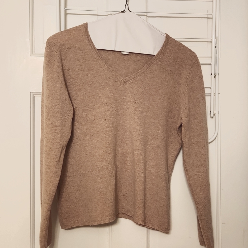 Bloomingdales Women Cashmere V-Neck Camel Color Sweater, Size L